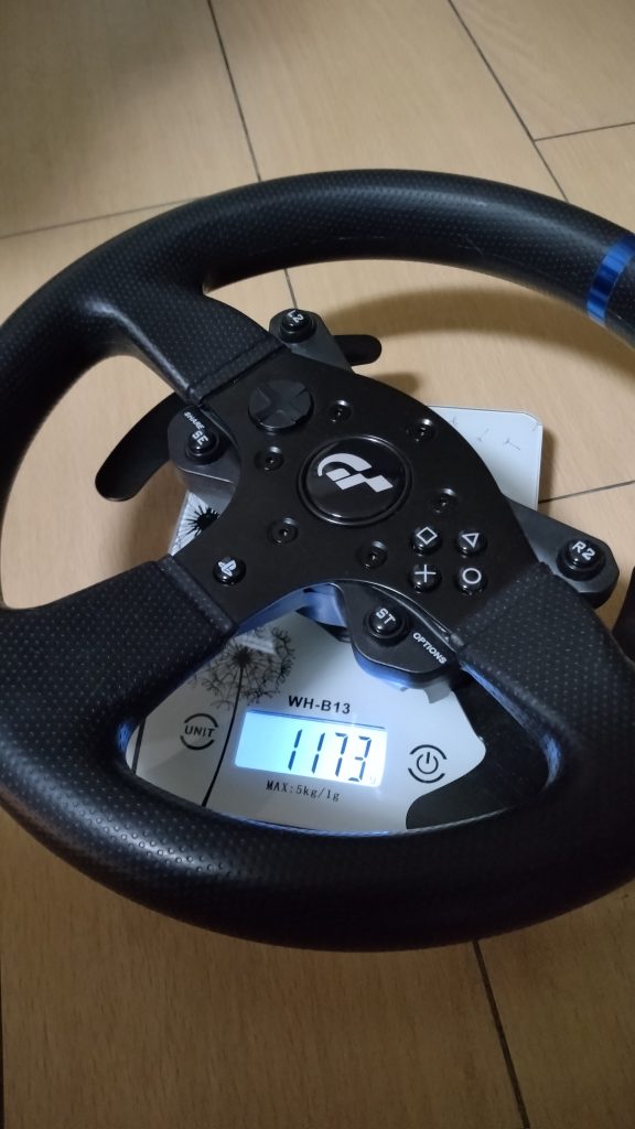 「スラストマスター　T300RS」純正ステアリングの重さ